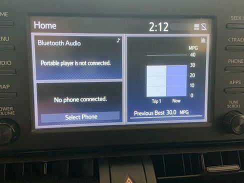 Used 2019 Toyota RAV4 XLE w/ Convenience Package FWD image 11