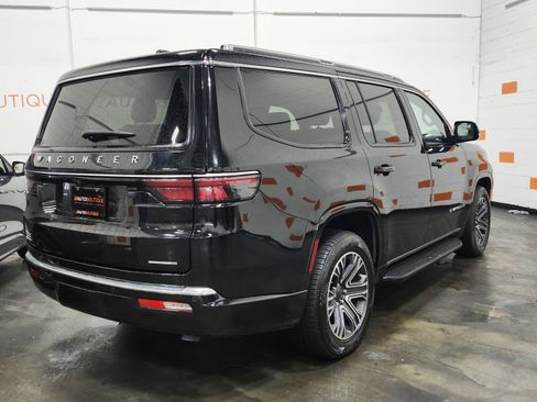 Used 2023 Jeep Wagoneer Series II image 21