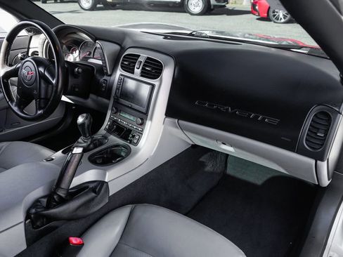 Used 2005 Chevrolet Corvette Convertible w/ Preferred Equipment Group image 35