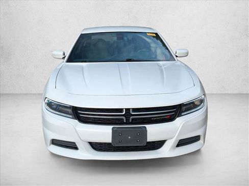 Used 2015 Dodge Charger SE image 2