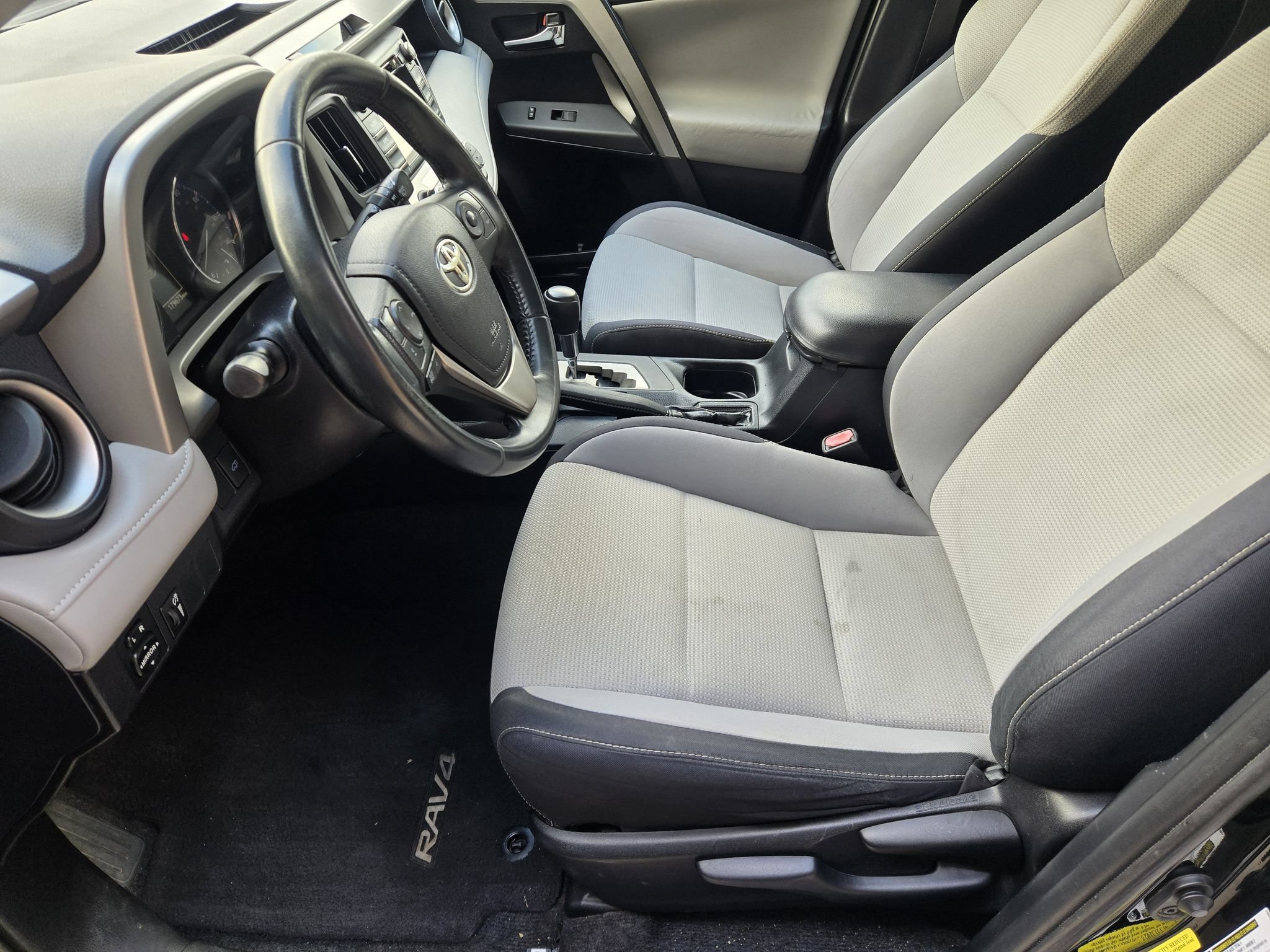 Used 2016 Toyota RAV4 XLE FWD image 13