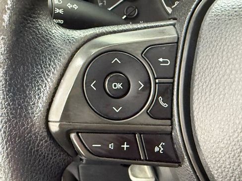 Used 2021 Toyota Corolla LE image 12