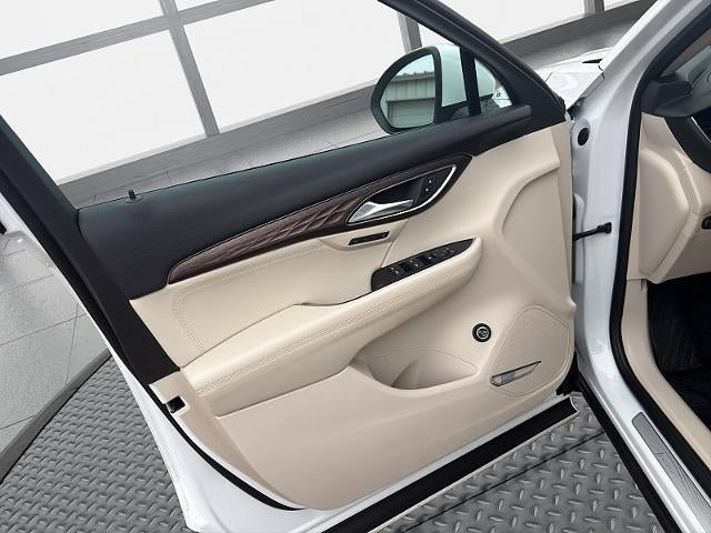 Used 2021 Buick Envision Avenir AWD/4WD image 38