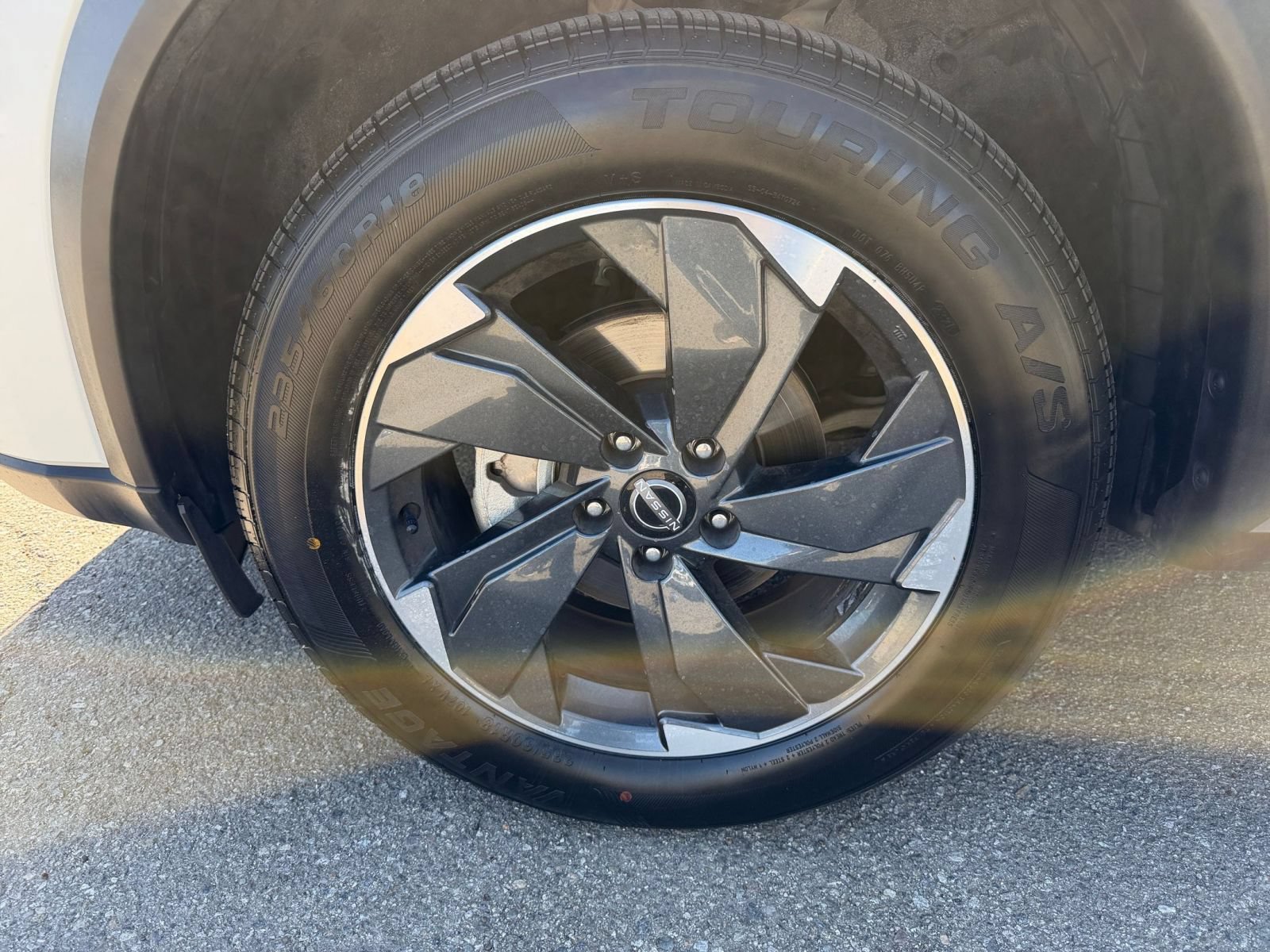 Used 2025 Nissan Rogue SV AWD/4WD image 31