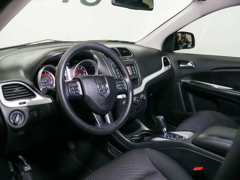 Used 2019 Dodge Journey SE FWD image 13