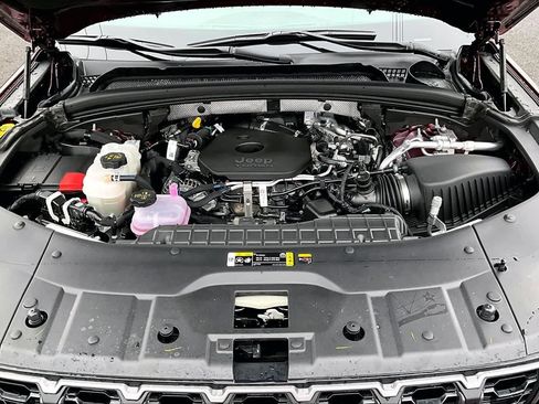 New 2026 Jeep Grand Cherokee Altitude AWD/4WD image 9