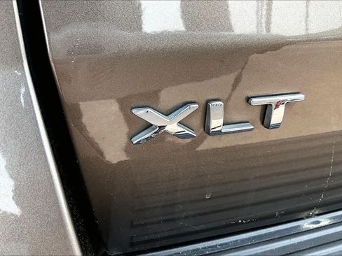 Used 2019 Ford Expedition XLT w/ Equipment Group 202A RWD image 10