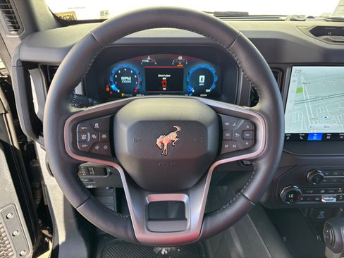 New 2025 Ford Bronco Badlands image 9