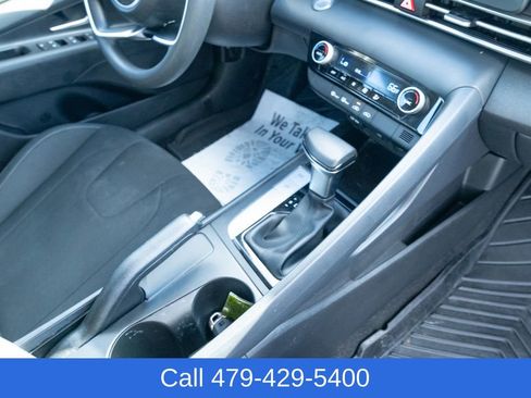 Used 2022 Hyundai Elantra SEL image 39
