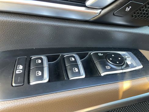 Certified 2022 Kia Telluride SX w/ SX Prestige Package image 18