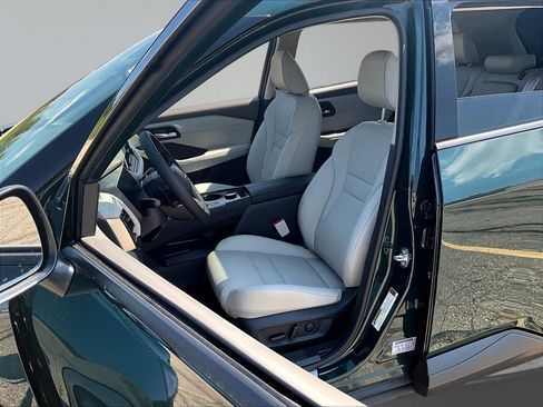 New 2026 Nissan Pathfinder Platinum AWD/4WD image 28