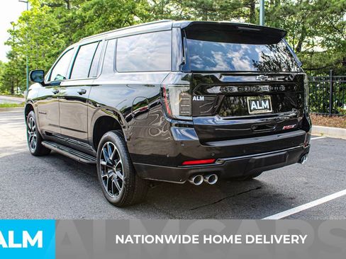 Used 2026 Chevrolet Suburban RST w/ Comfort Package AWD/4WD image 5