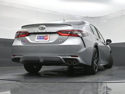 Used 2022 Toyota Camry SE w/ Convenience Package FWD image 29