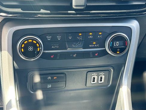 Used 2021 Ford EcoSport Titanium FWD image 16
