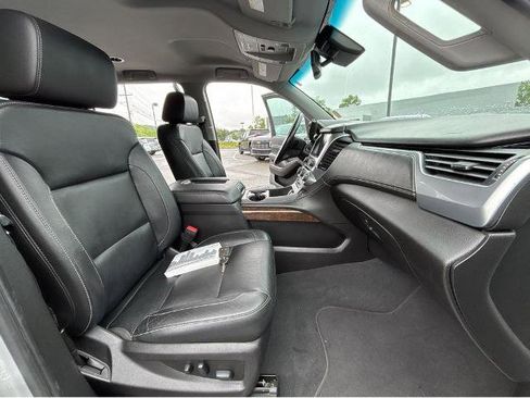 Used 2019 Chevrolet Suburban LT AWD/4WD image 6