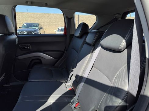 Used 2008 Mitsubishi Outlander XLS FWD image 11