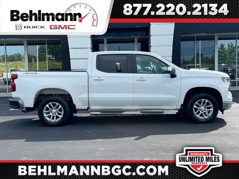 Used 2022 Chevrolet Silverado 1500 LT AWD/4WD image 1