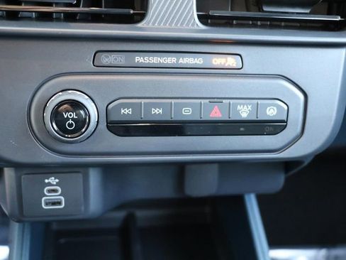 New 2026 Ford Maverick XL AWD/4WD image 23