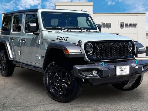 Used 2024 Jeep Wrangler Unlimited AWD/4WD image 11