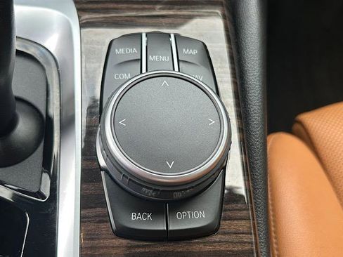 Certified 2022 BMW 530i xDrive 530i xDrive Sedan w/ Convenience Package image 23