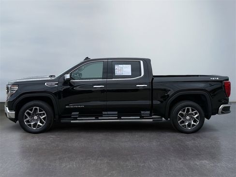 Used 2022 GMC Sierra 1500 SLT w/ SLT Premium Plus Package image 6