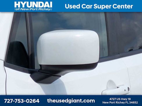Used 2018 Jeep Renegade Latitude w/ Cold Weather Group AWD/4WD image 14