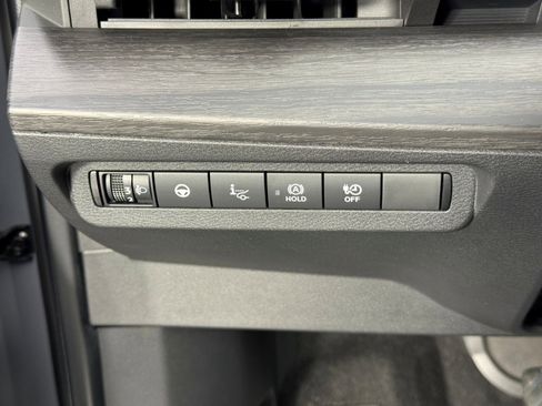 Used 2024 Nissan Ariya AWD image 17