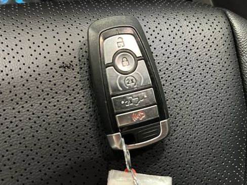 Used 2026 Ford F250 Lariat AWD/4WD image 43