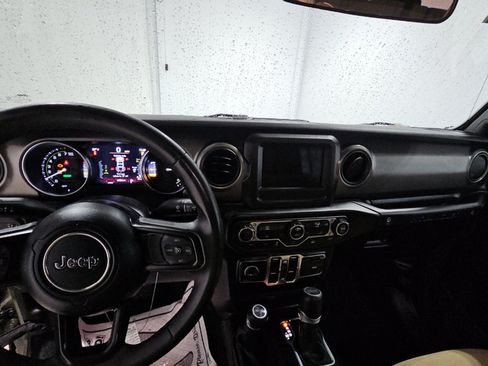 Used 2023 Jeep Wrangler Unlimited AWD/4WD image 10