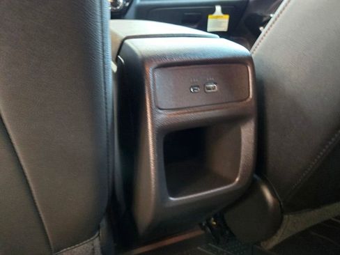 New 2025 Chevrolet Trax RS w/ Sunroof Package image 17