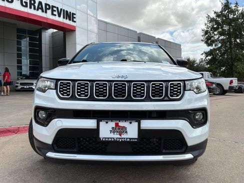Used 2025 Jeep Compass Limited AWD/4WD image 3