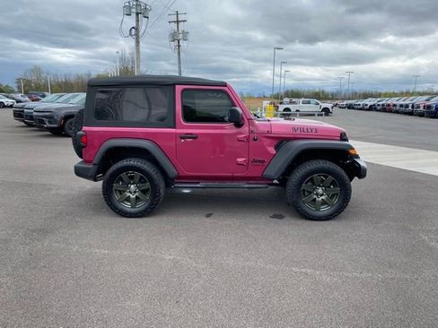 Used 2022 Jeep Wrangler Sport AWD/4WD image 4