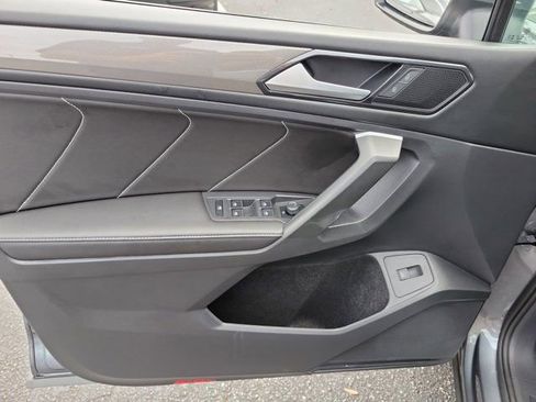 Certified 2024 Volkswagen Tiguan SE image 24