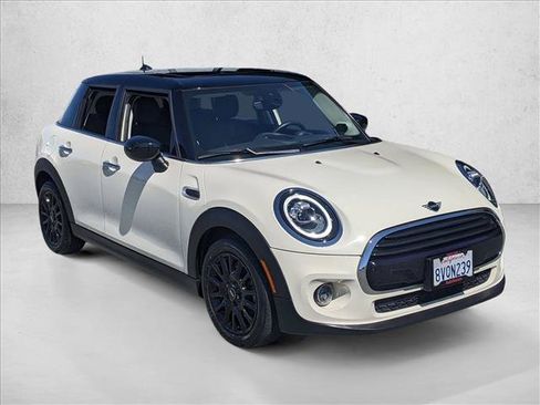 Used 2021 MINI Cooper 4-Door Hardtop FWD image 3
