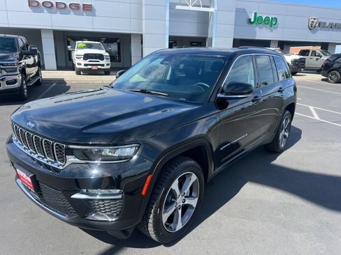 Used 2023 Jeep Grand Cherokee 4WD 4xe image 2