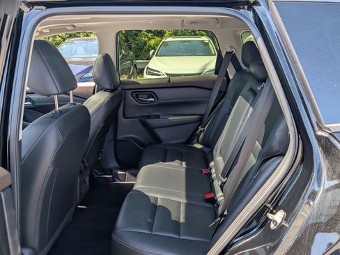 Used 2023 Nissan Rogue SL w/ SL Premium Package image 15