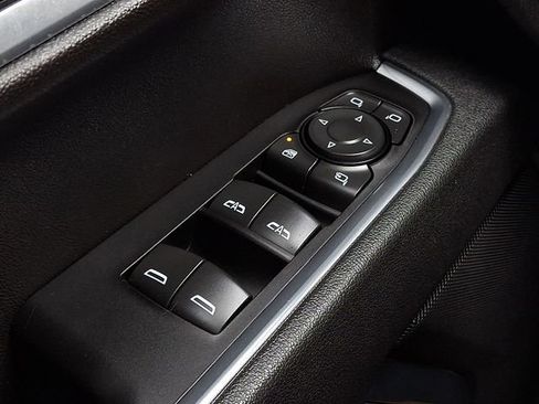 Used 2025 GMC Sierra 1500 SLT image 24