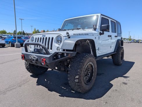 Used 2016 Jeep Wrangler Unlimited Rubicon w/ Connectivity Group AWD/4WD image 7