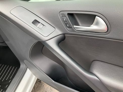Used 2014 Volkswagen Tiguan SE FWD image 66