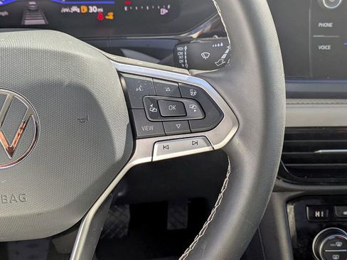 Used 2024 Volkswagen Taos SE image 18