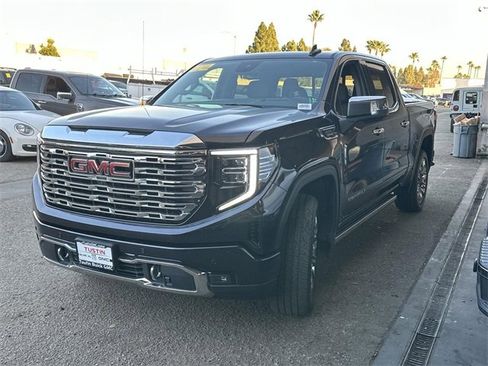 Used 2023 GMC Sierra 1500 Denali w/ Denali Reserve Package image 3