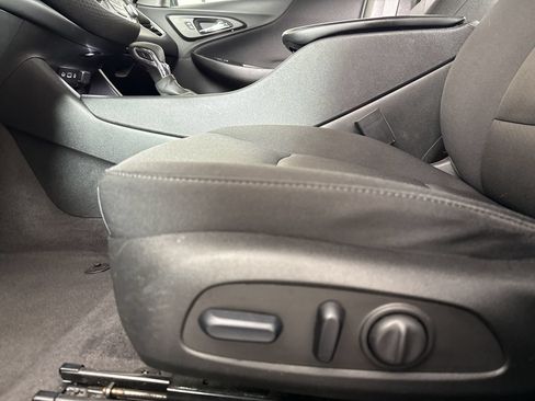 Used 2023 Chevrolet Malibu LT FWD image 14