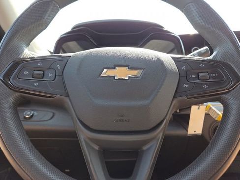 Used 2024 Chevrolet Trax LS w/ LS Convenience Package FWD image 31