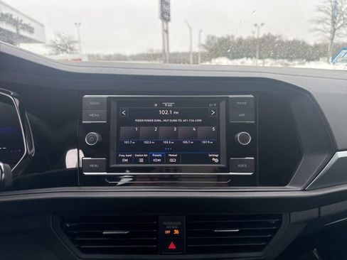 Used 2024 Volkswagen Jetta SE image 20