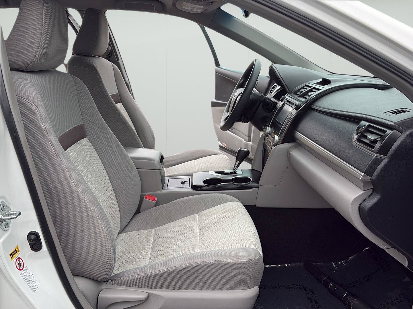 Used 2012 Toyota Camry LE FWD image 13