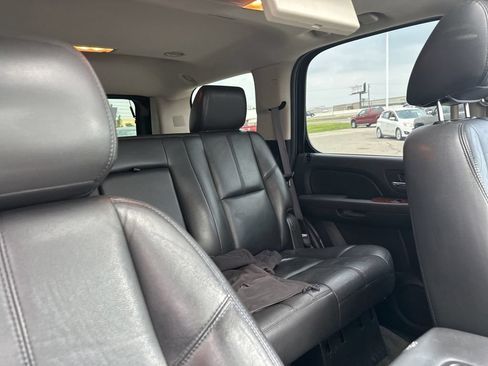Used 2014 Chevrolet Tahoe LT w/ Luxury Package AWD/4WD image 37