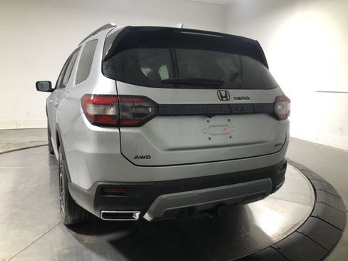 New 2026 Honda Pilot Touring image 5