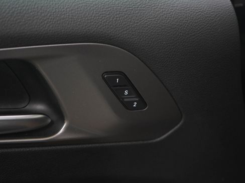 Used 2019 Chrysler Pacifica Limited image 24