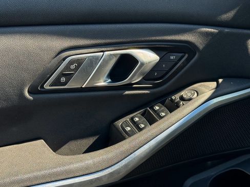 Used 2019 BMW 330i xDrive 330i xDrive AWD 4dr Sedan image 19