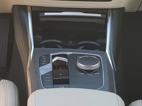 New 2026 BMW 330i Sedan w/ Convenience Package image 18